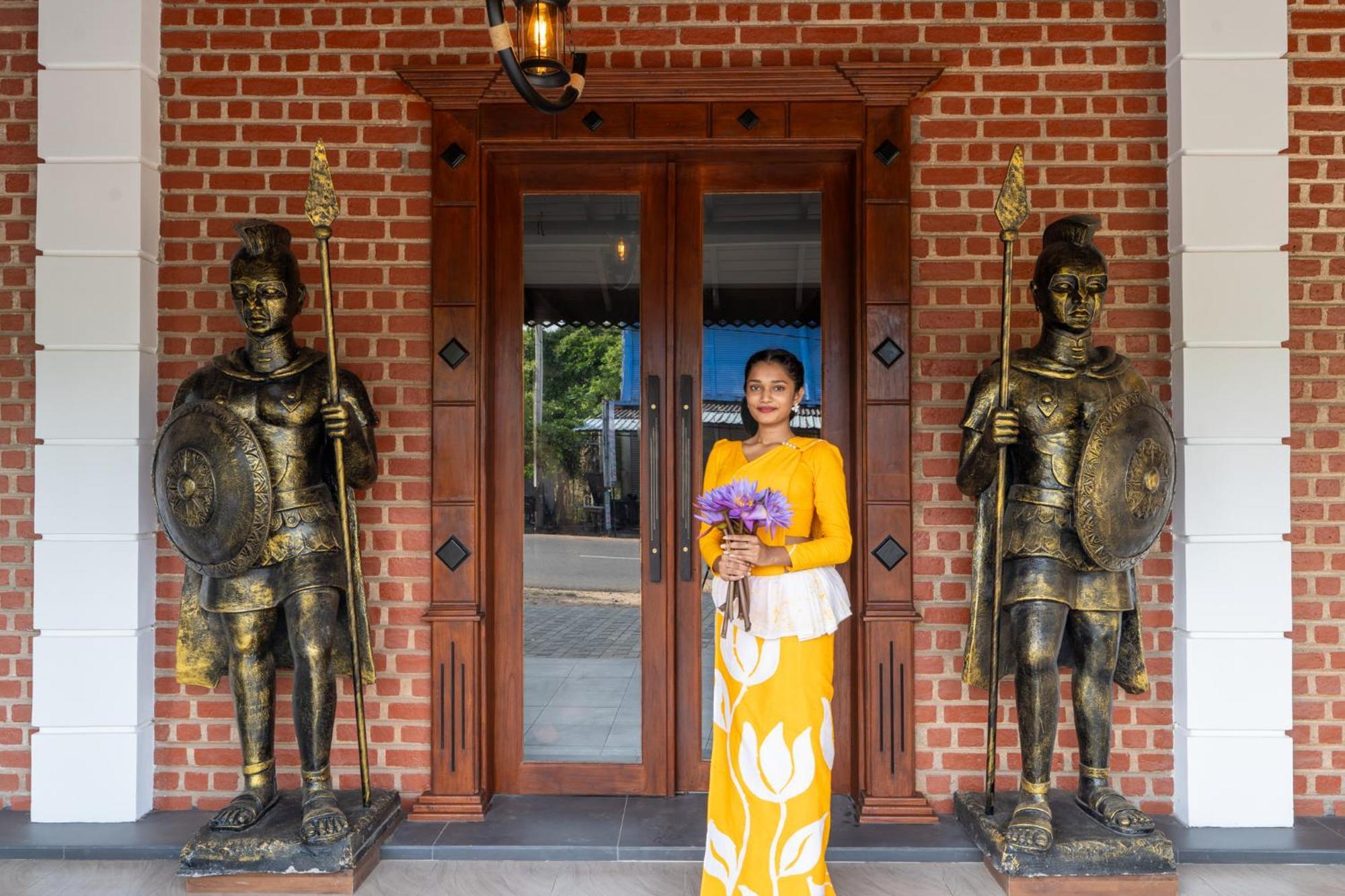 Golden Stars Hotel Dambulla Exterior foto
